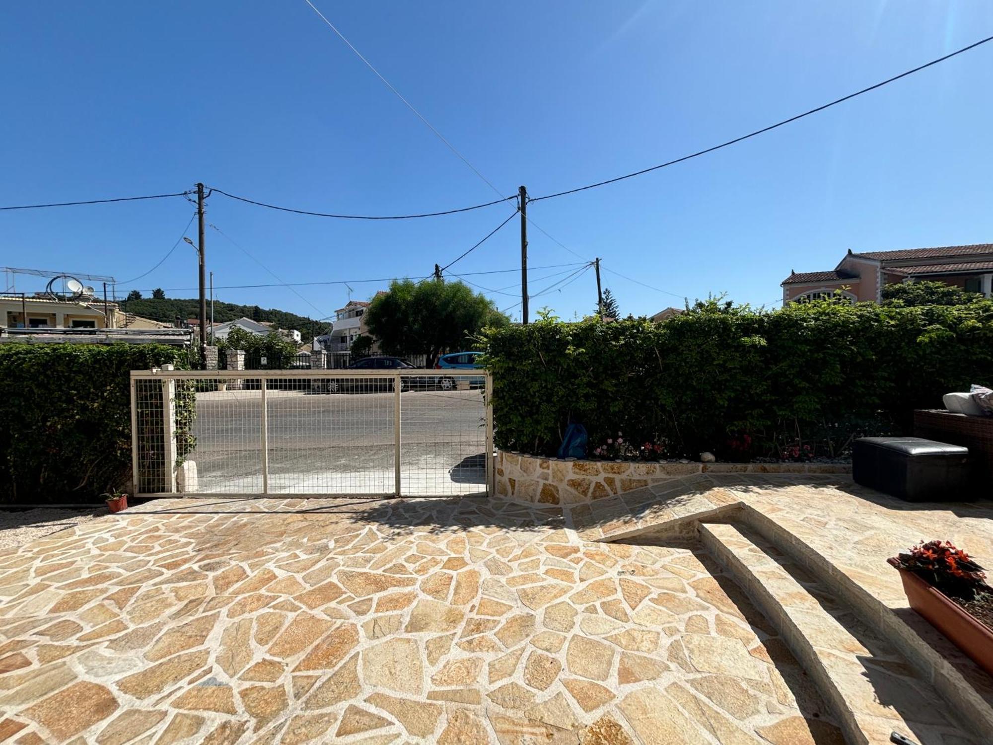 Mayflower Apartments Kassiopi Exterior photo